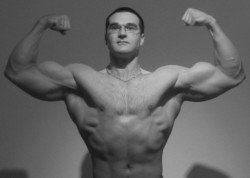 natural bodybuilder double biceps