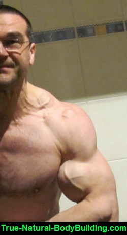 natural bodybuilder biceps